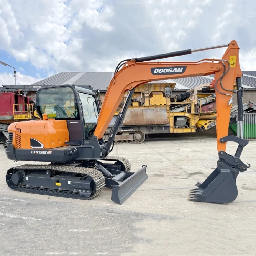 Famous Brand Doosan DX55 with Original Design Korea Used Mini Excavator