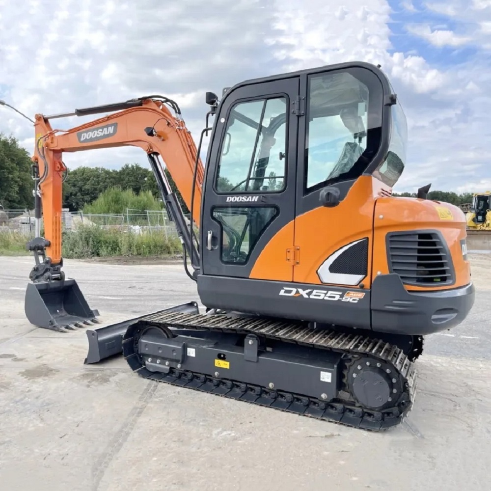 Famous Brand Doosan DX55 with Original Design Korea Used Mini Excavator