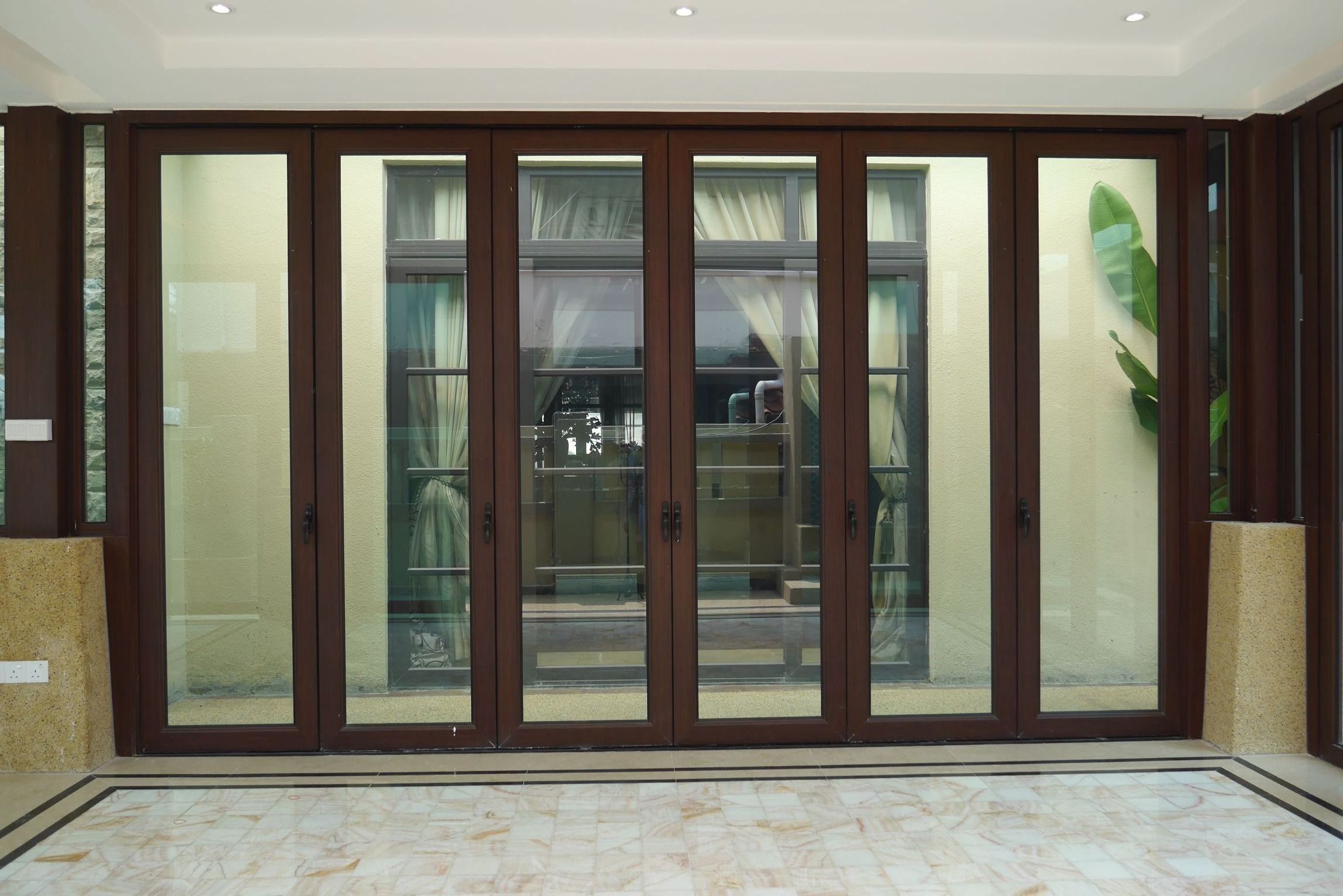 Customized Exterior Modern Aluminium and Glass Pivot Door Hinge 360 Rotation pivot Door sound proof