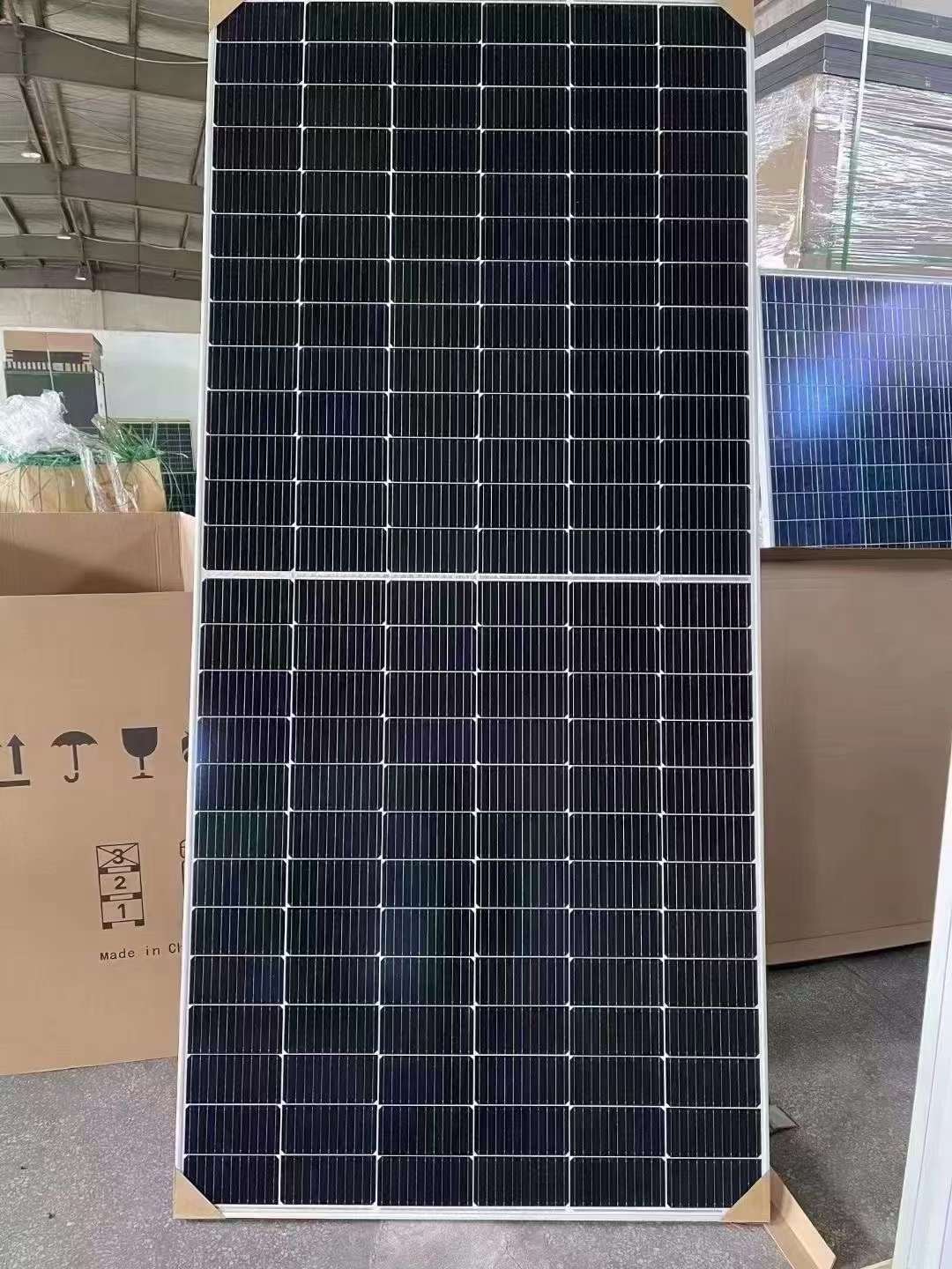 Chinese warehouse tax free solar moudels 300watt 500 watt 670 Watt solar panels high efficient silicon solar panel