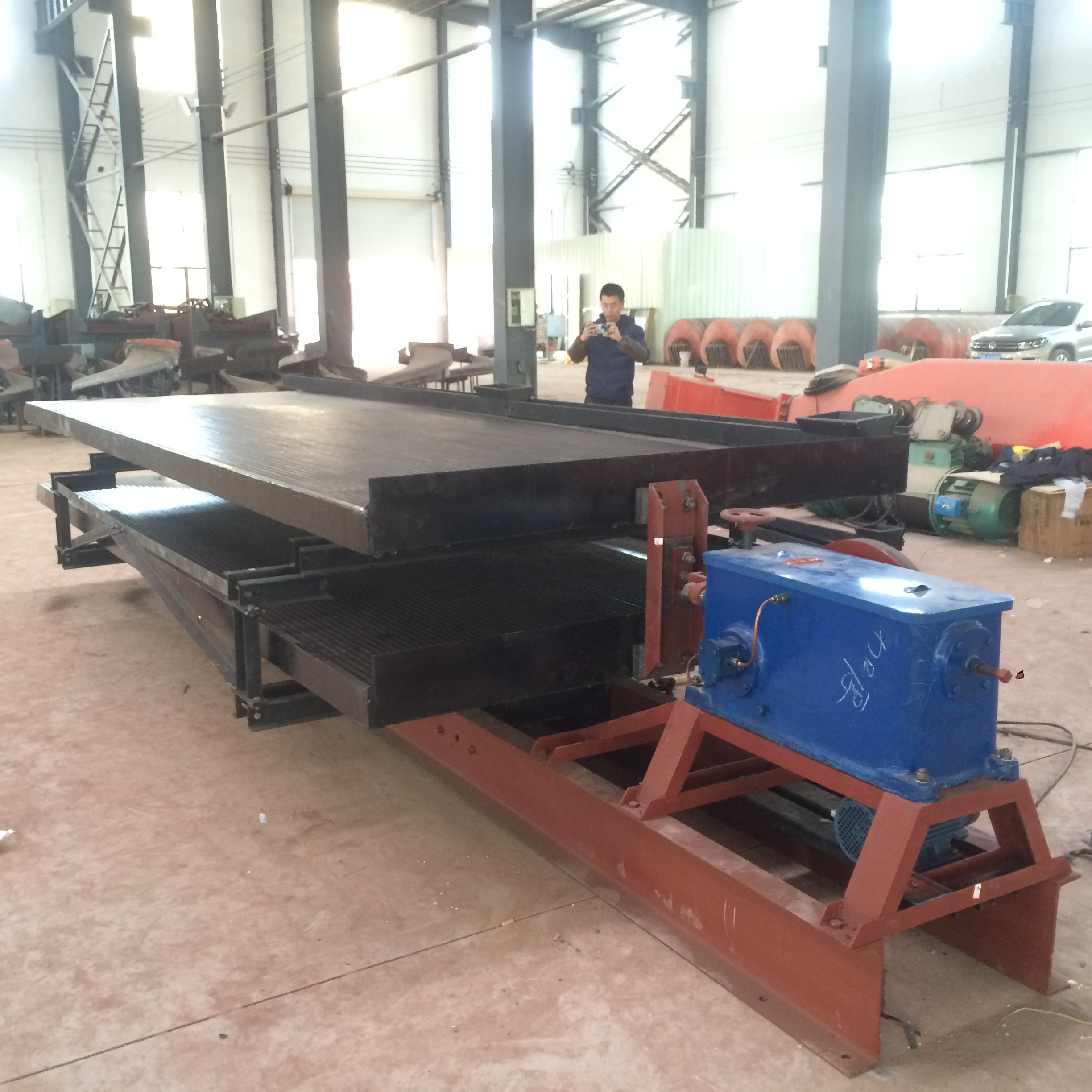 nonferrous metals vibrating table gravity separator high recycle small shaking table