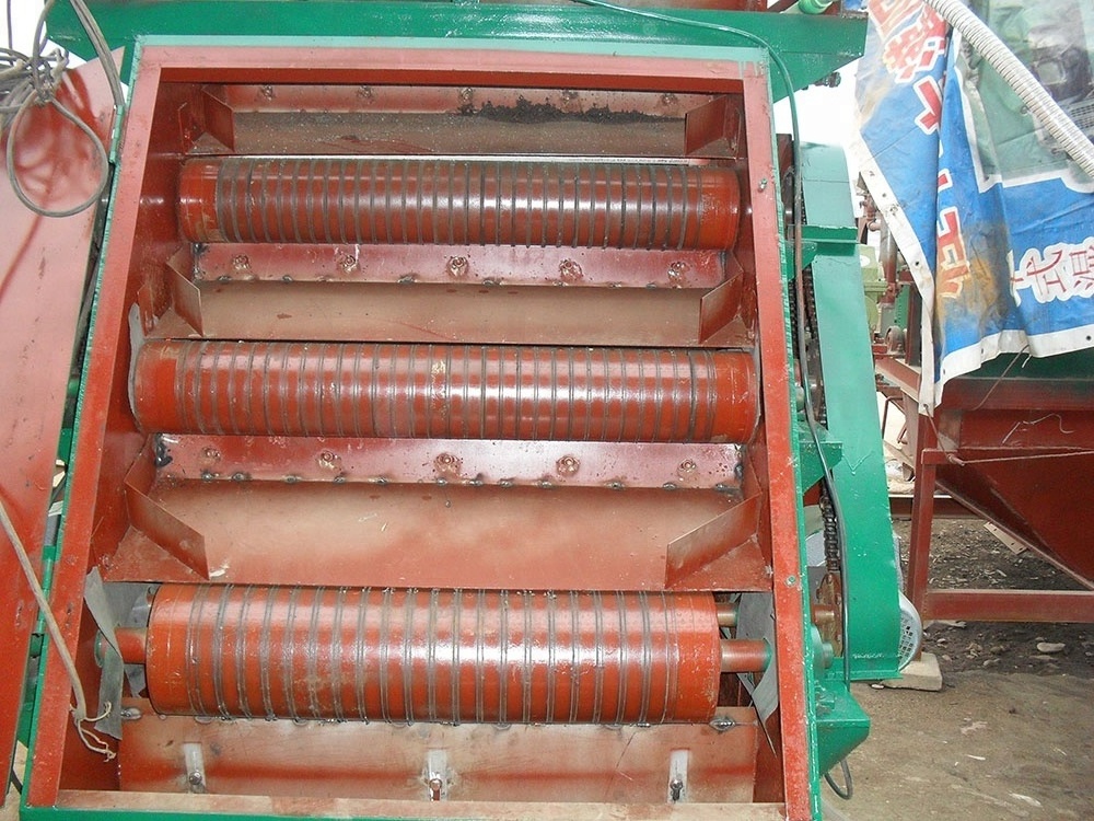 High quality Mineral Separator Machine A Tube Three-Roll Dry Magnetic Separator