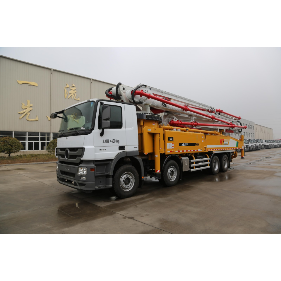 China Supplier 52m Concrete Pump Truck HB52V Truck Concrete Pump with Top Chassis