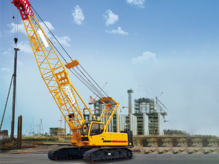 Construction machine with 800 Ton Crawler Crane XGC12000