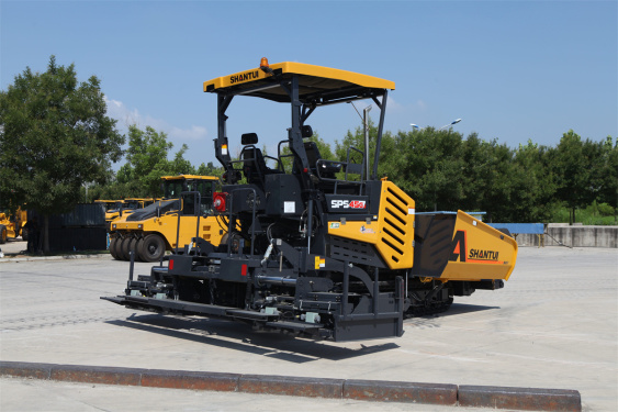 China SHANTUI 4.5m Asphalt Machinery SPS45-G Paving Road Machine Paver For Sale