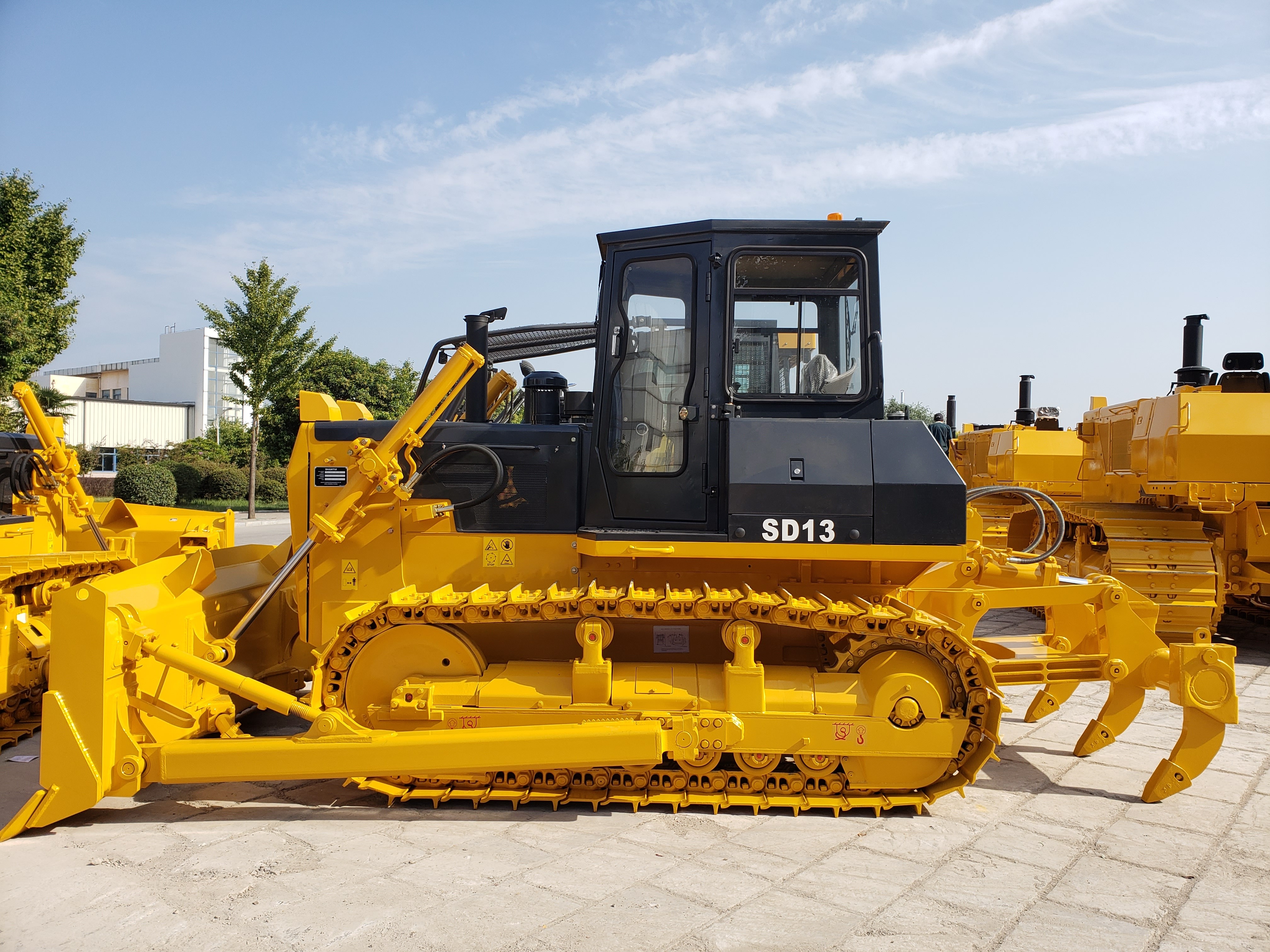 SHANTUI 130HP MIni Bulldozer SD13 Crawler Bulldozer Attractive Price