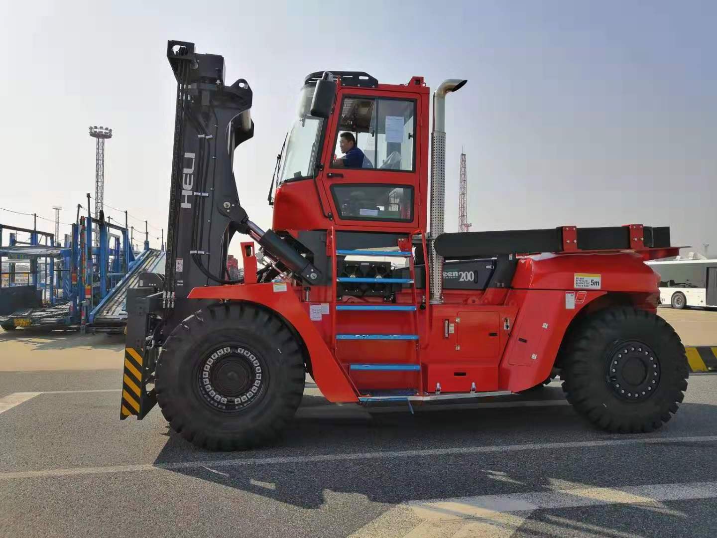 HELI Official 30 ton Capacity Heavy Duty Diesel Forklift CPCD300 with Imported engine on sale