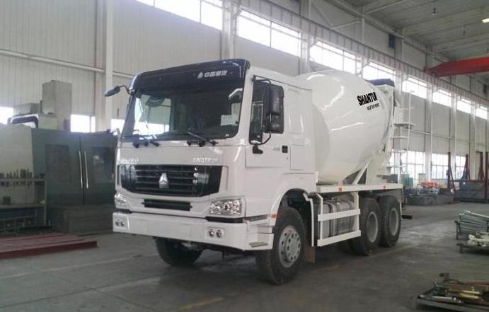 New Concrete Mixer truck 8cbm Self-Loading Concrete Mixer sales to Africa