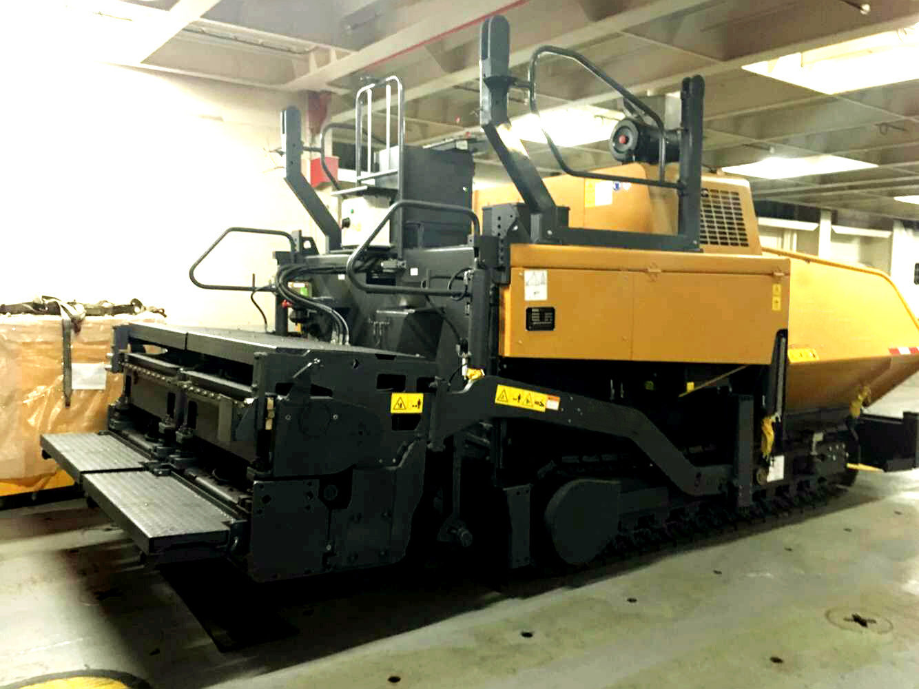 Road Construction Machinery 4M Asphalt Paver RP403 RP405 Mini Asphalt Paver on sale