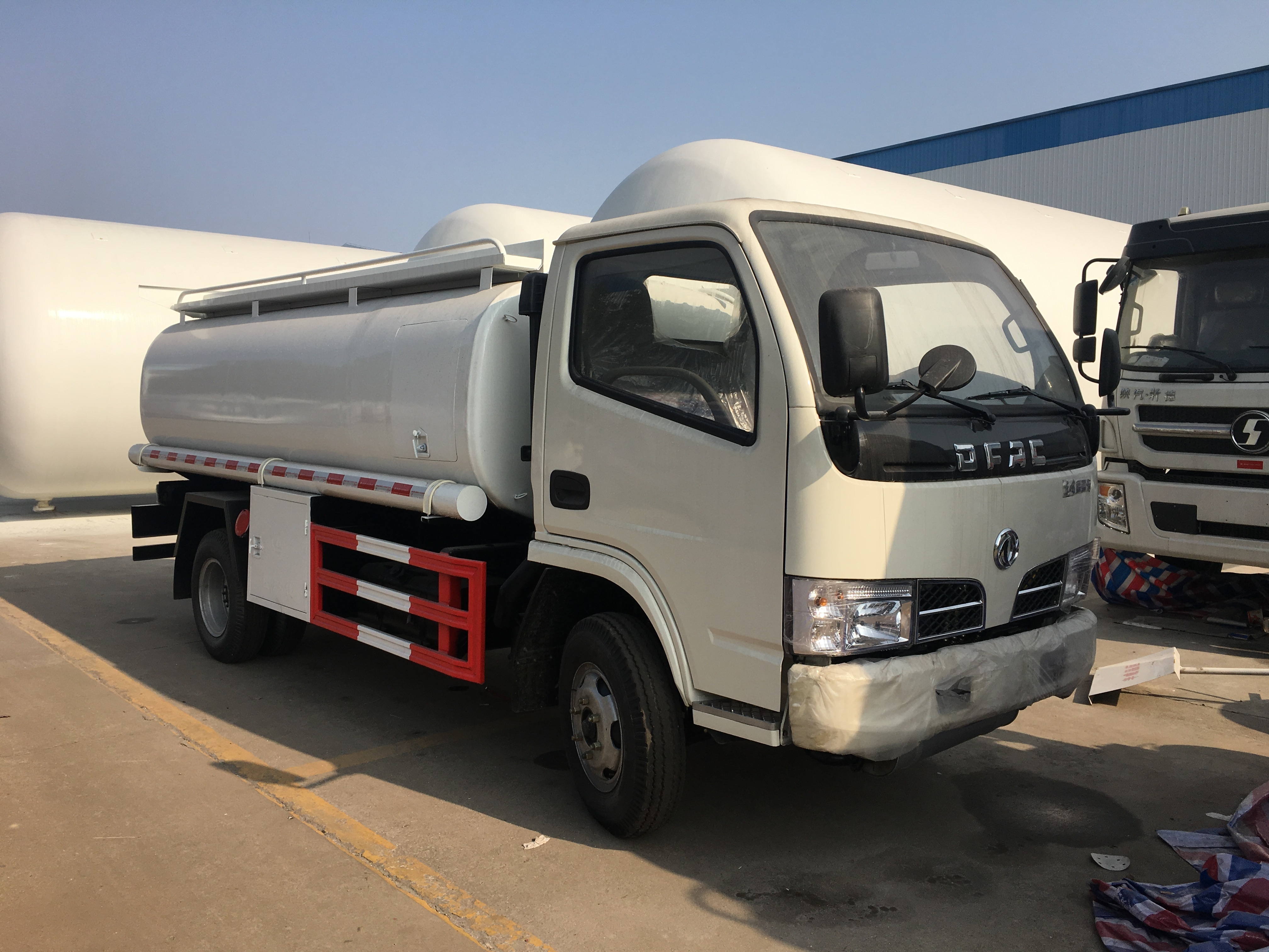 23.3M3 Mobile Lpg Gas Tanker Lpg Fuel Tank Truck 26T Bobtail Truck With Loading Pump For Sale