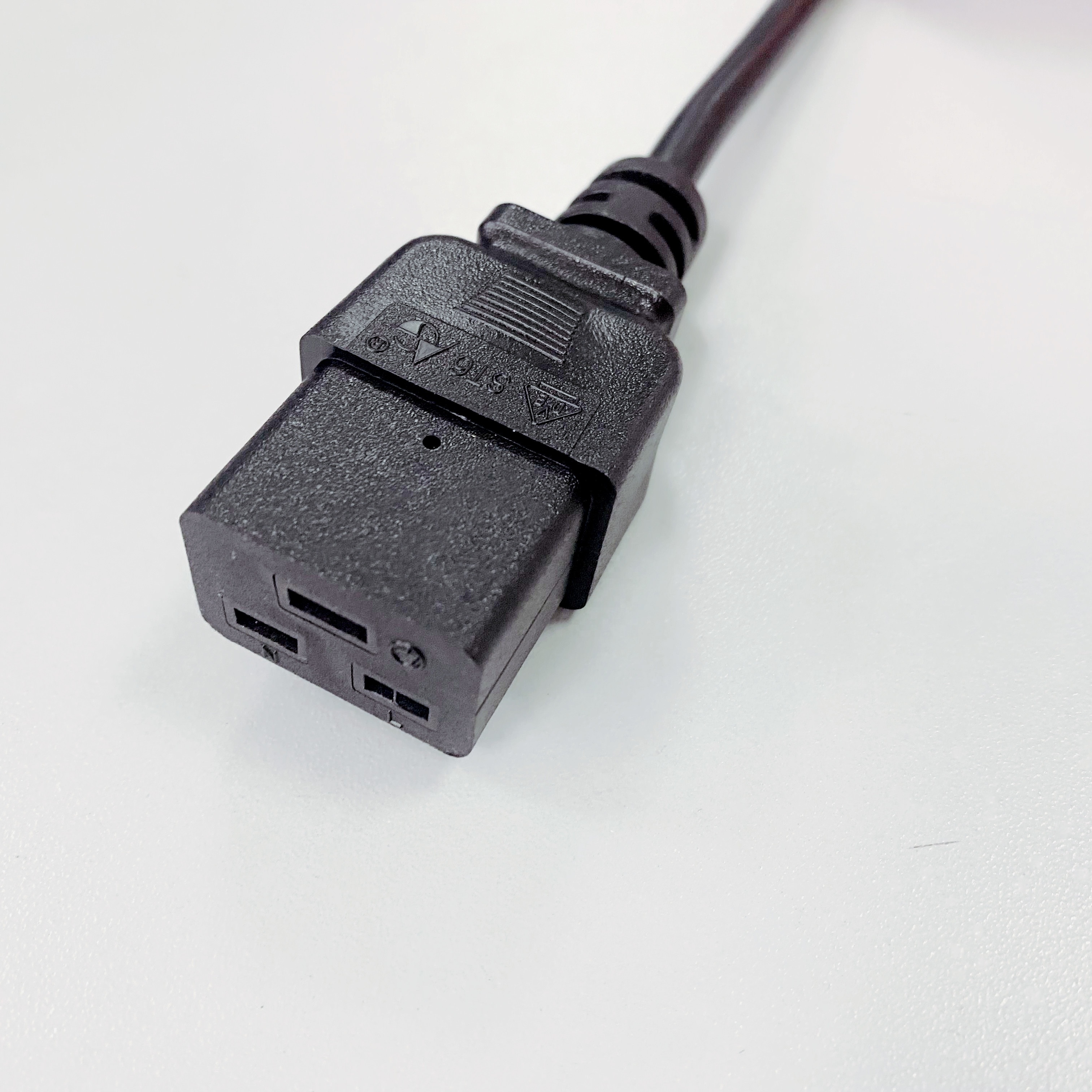 Plug Cable Socket Splitter Iec 320 c14 to double two Female Iec320 C13 2 Way Pdu splitter Y Computer C13 C14 Power Cord