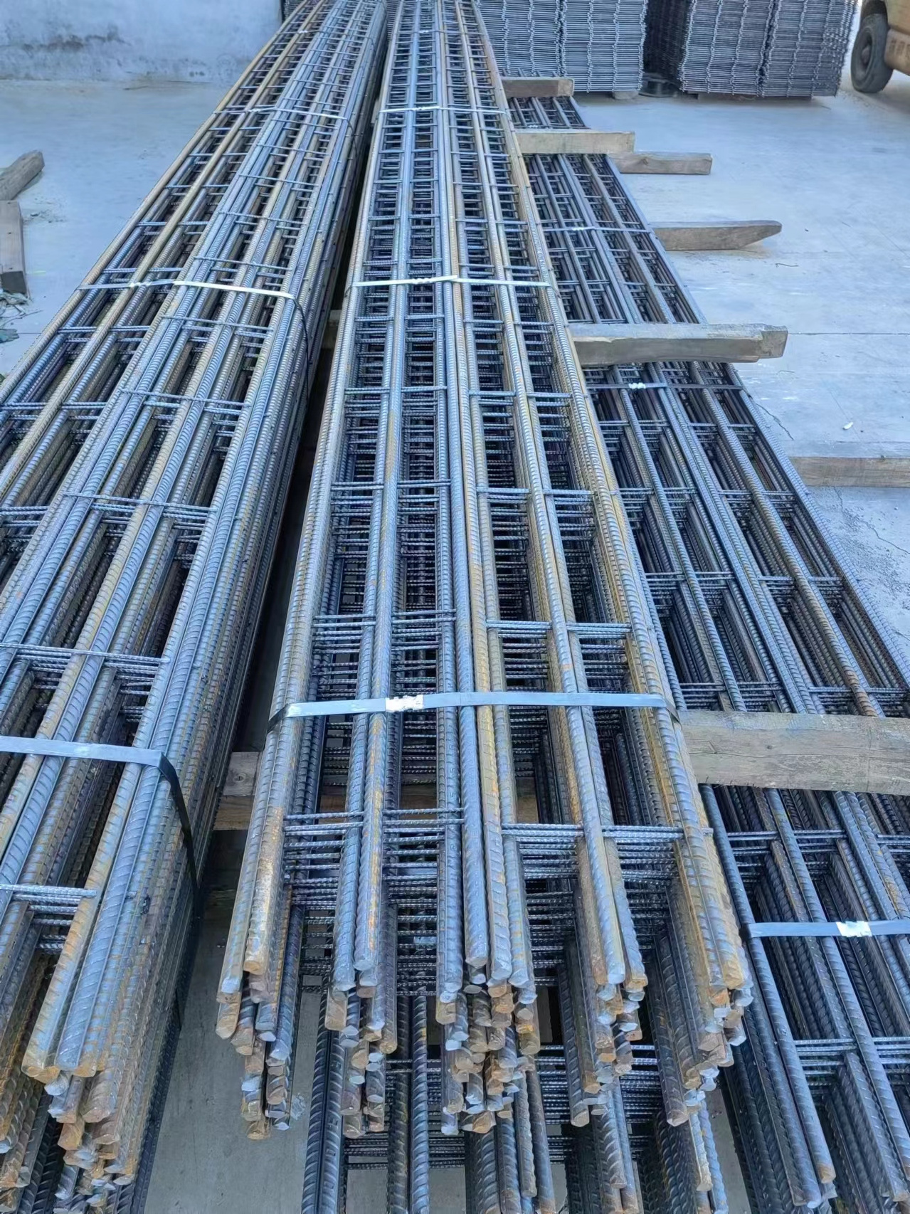 Carbon steel reinforced concrete brick wall reinforcing mesh construction building material 3 bars 4 bars trench mesh