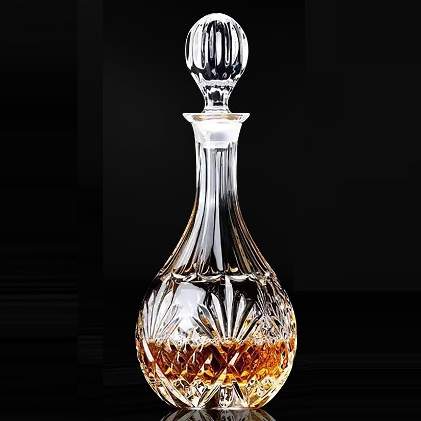 wholesale 750ml 850ml 900ml Unique crystal glassTwisted Glass Whiskey Decanter Set