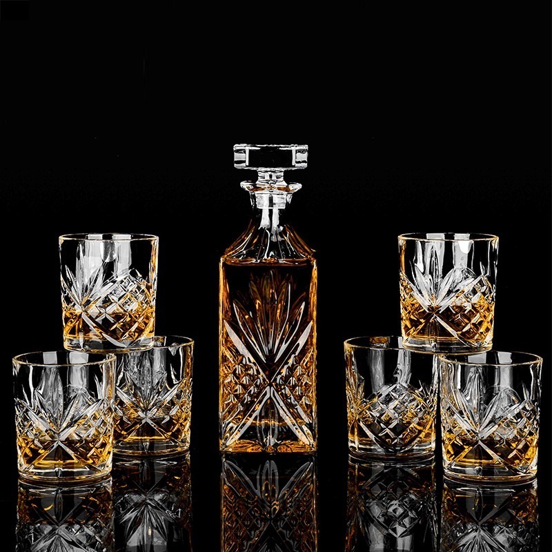 wholesale Unique crystal glassTwisted Glass Whiskey Decanter Set With 6 Whiskey Glasses