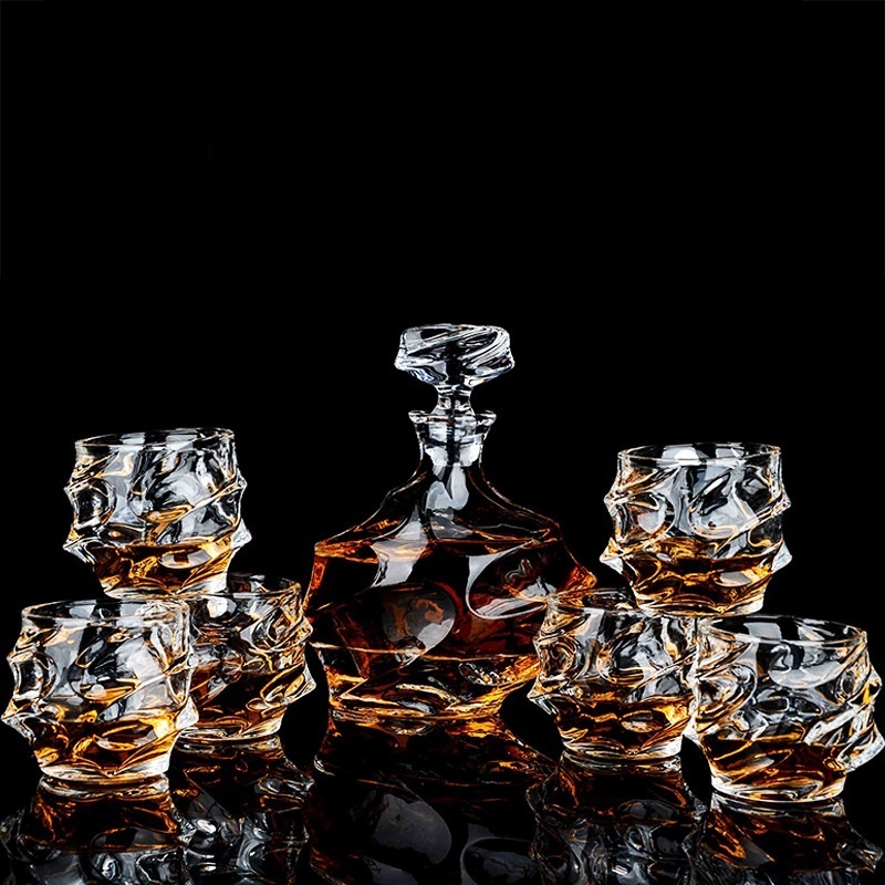 wholesale Unique crystal glassTwisted Glass Whiskey Decanter Set With 6 Whiskey Glasses