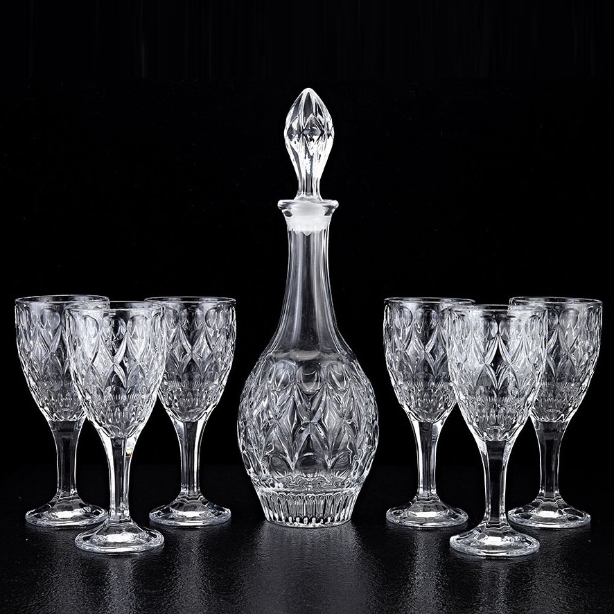 wholesale 750ml 850ml 900ml Unique crystal glassTwisted Glass Whiskey Decanter Set