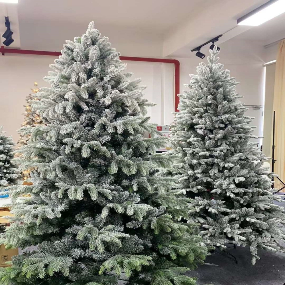 2024 High Quality Artificial Hot-Sale PE PVC Green Christmas Tree 50cm 180cm 210cm 240cm Full PE decorative christmas trees