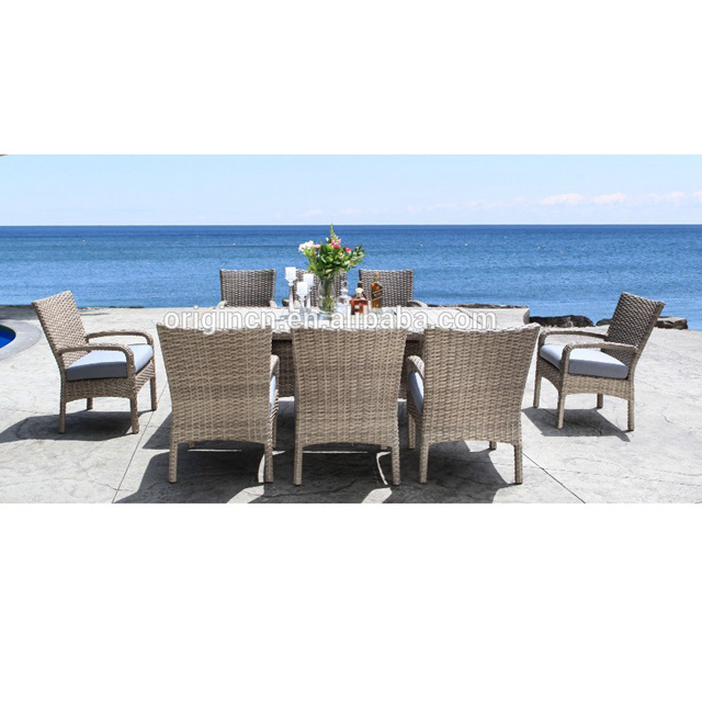 Athens Style Light Color Casual Outdoor Dining Furniture Pe Rattan Covered Garden Table Chairs Set