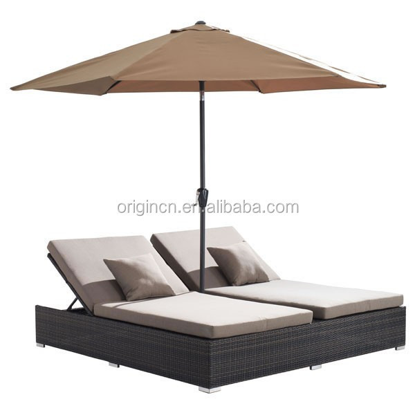 Beach Outdoor Furniture Hotel Comfortable Double Seat Rattan Chaise Lounge Chairs With Awning