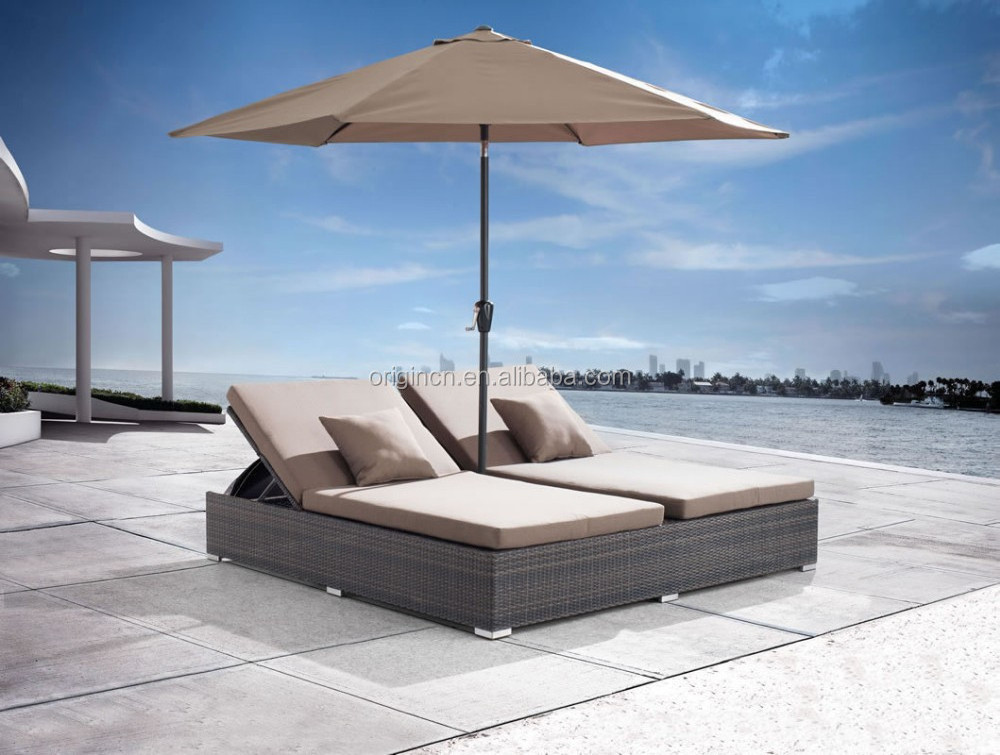 Beach Outdoor Furniture Hotel Comfortable Double Seat Rattan Chaise Lounge Chairs With Awning