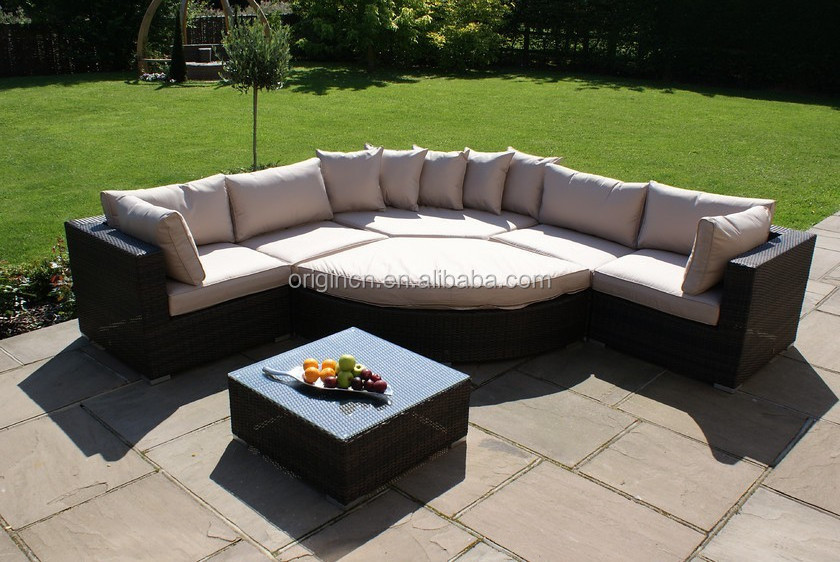 Unique Garden Outdoor Furniture Curved Sectional Rattan Synthetic Wicker Round Couch