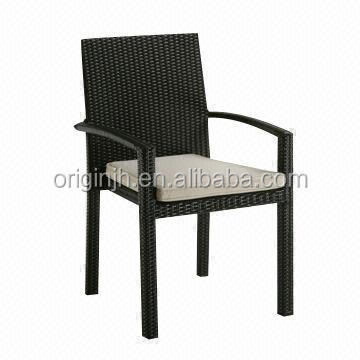 Umbrella hole designed restaurant rattan chairs and round dining table set patio furniture outdoor modern