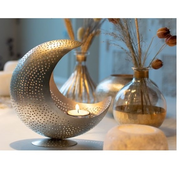 Hurricane Lantern Shape Metal Wicker and Brass Base Tea Light Candle Holder Table Top Hotel Used T-Lite Holder