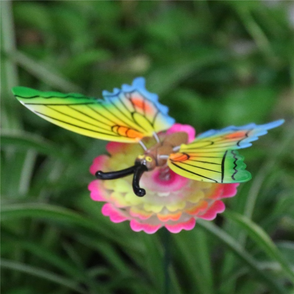 High quality Outdoor Plastic Butterfly Garden Stakes Flower Garden Decor