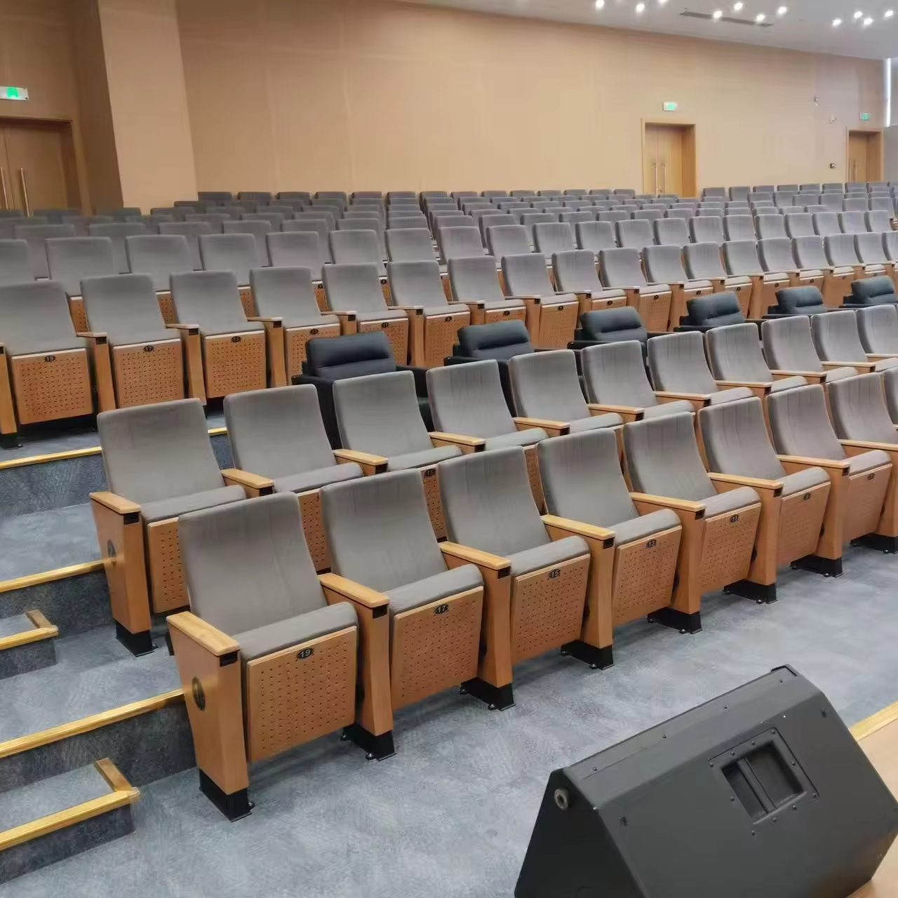 Wholesale Auditorium Chair Theater Furniture Used Church  Folding Chairs With Waiting Pad