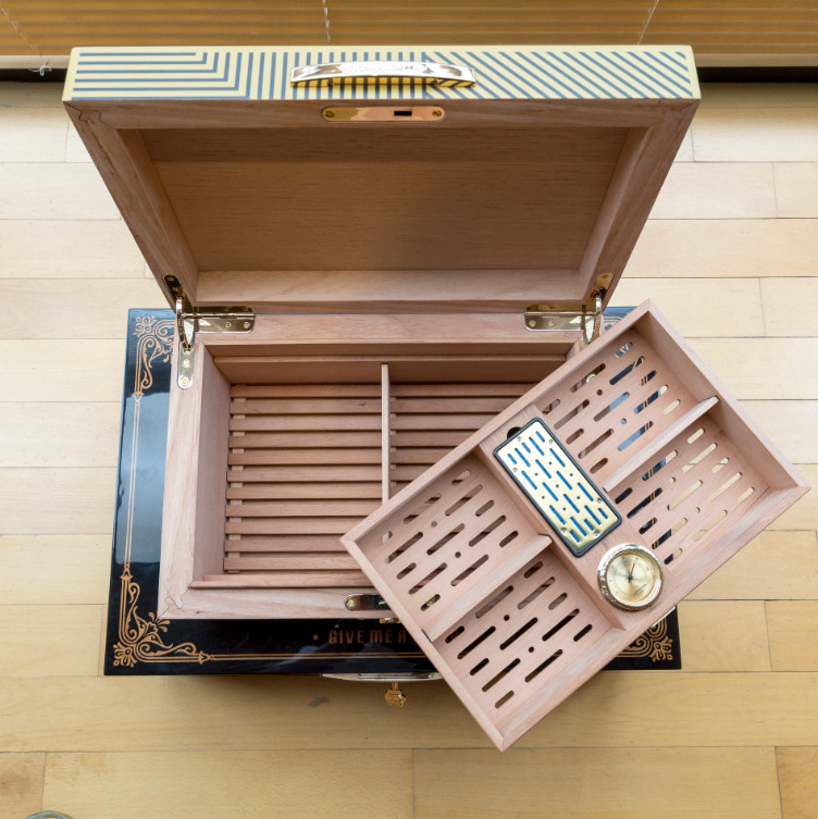 Luxurious Cigar Humidor Handmade Cabinet Wood Cigar Box Desktop Humidor with Hygrometer and Humidifier