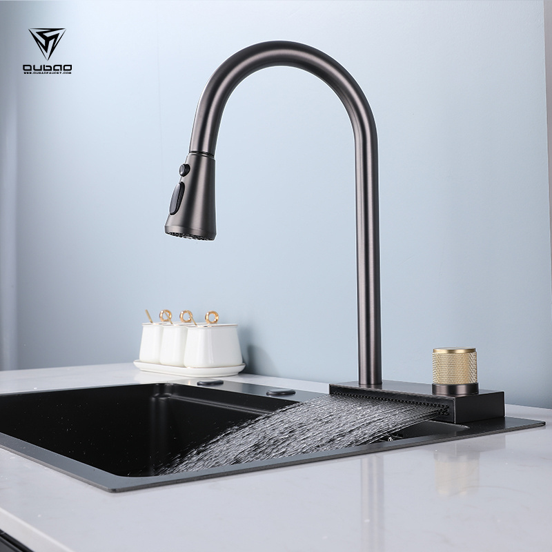 High Quality Single Handle Sink Mixer Tap Kitchen Faucet With Pull Down Sprayer