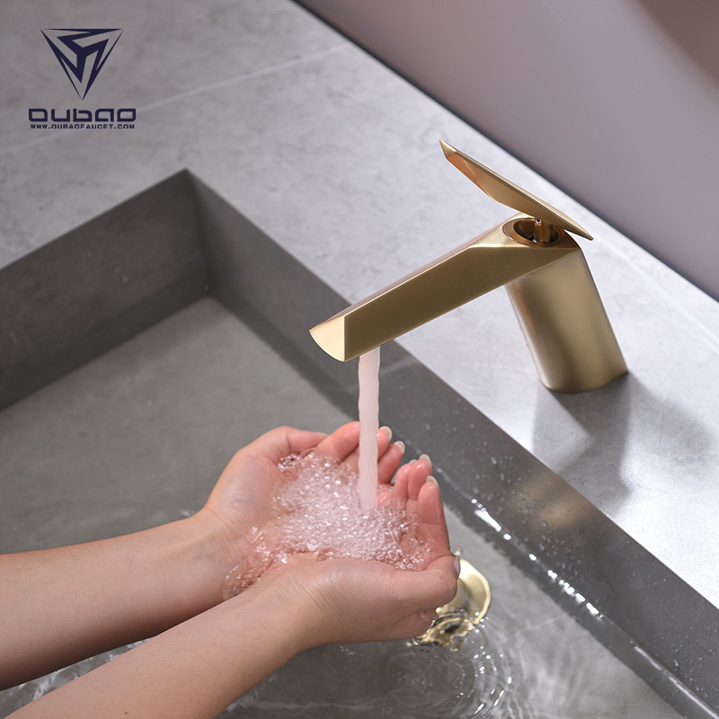 Modern Design Vanity Single Handle Bathroom Wash Basin Waterfall Gold Faucets