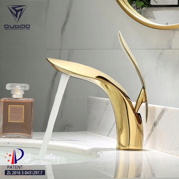 China Hot Selling Golden Brass Single Handle Basin Taps Mixers Bathroom Faucets