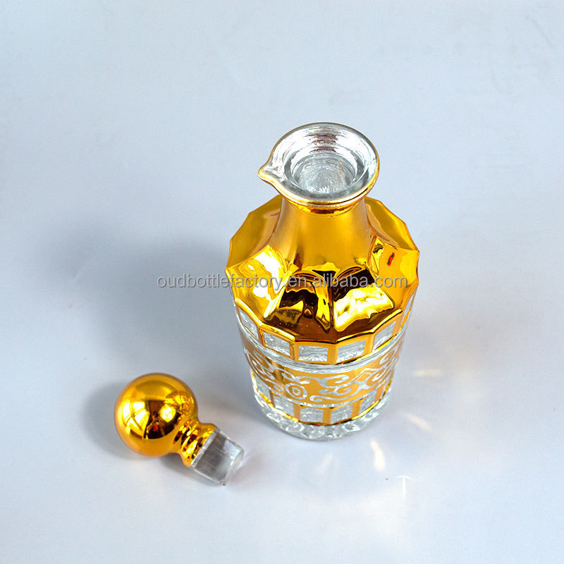 Display square Shaped Bottle Empty Glass Perfume Bottle 150ml Golden With Box Uv Engraving Body