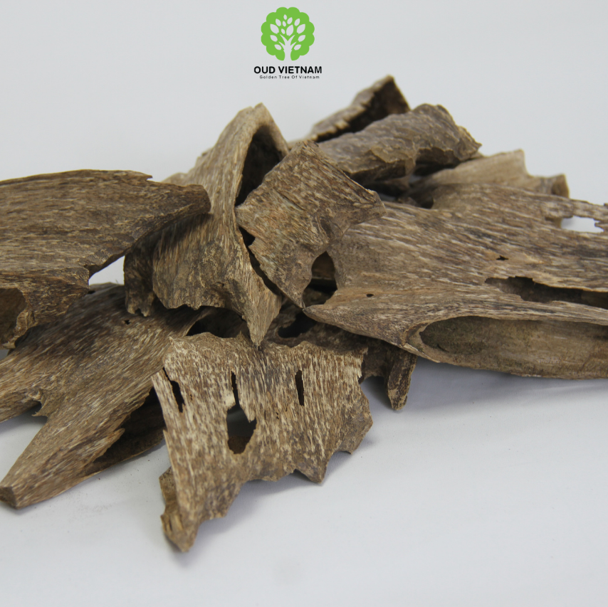 Best Price 100% Natural Agarwood Vietnam Wholesale Price Home Fragrance Organic Agarwood Apari For Sale