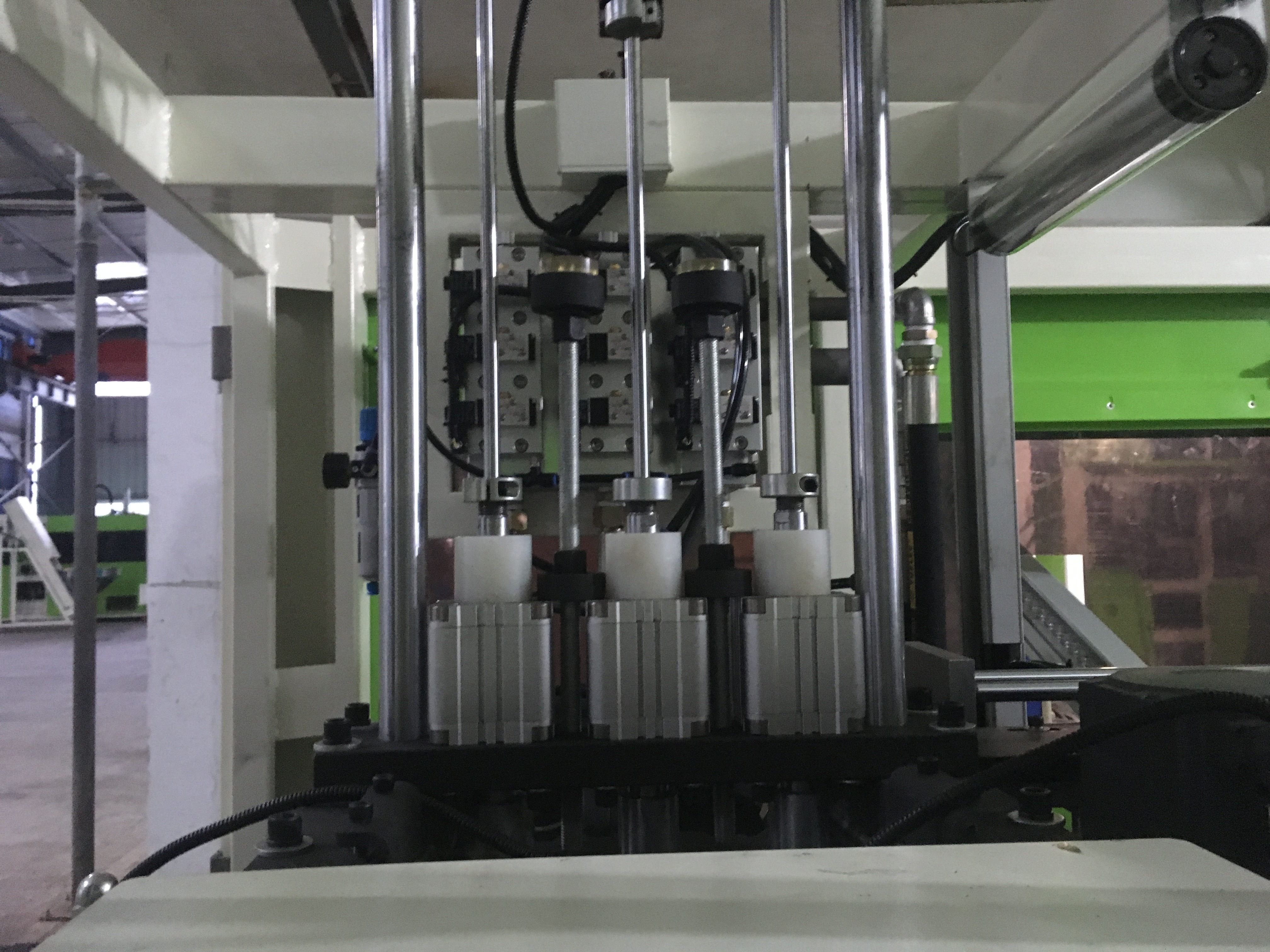 Automatic bottles making with spray tops and sanitizers production machine