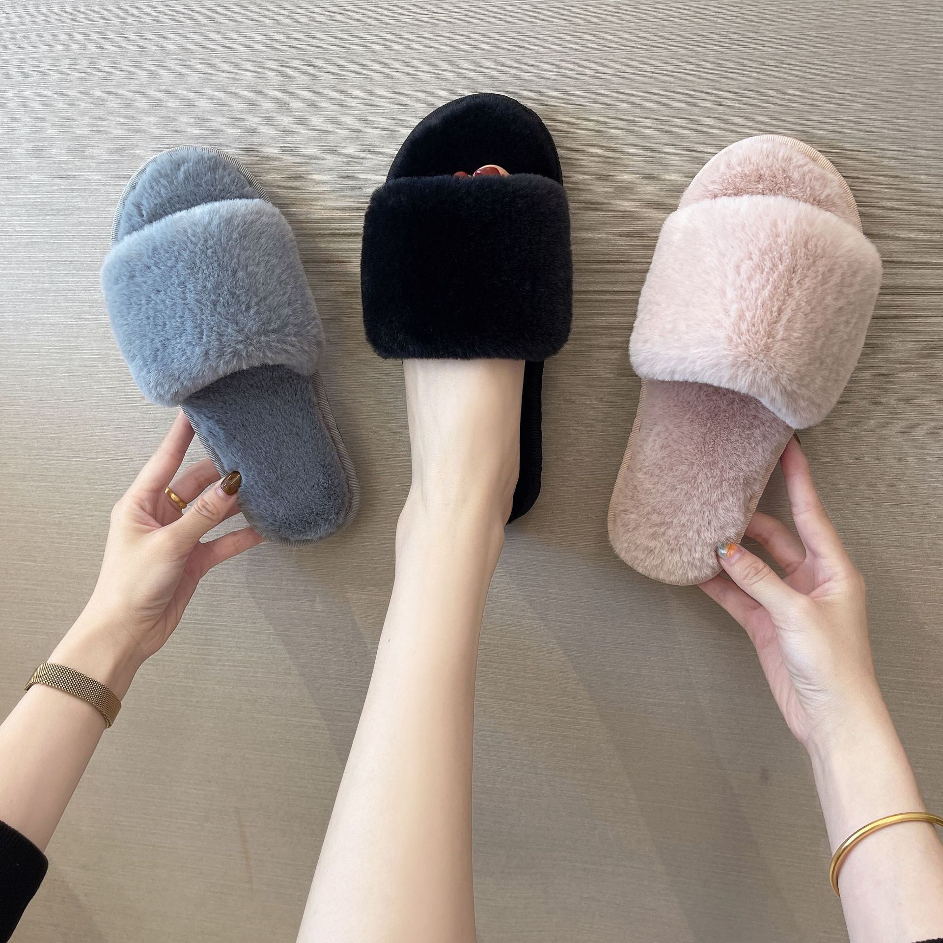 Thong Sandal Wholesale Fuzzy Stuffed Slip on Slippers Hotel Slippers for Women Fur Slippers White Winter Shoes Fluffy Faux Fur