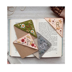 Hot Sale New National Style Embroidery Bookmark Personalized Hand Embroidery Book Corner Decoration Embroidery Bookmark