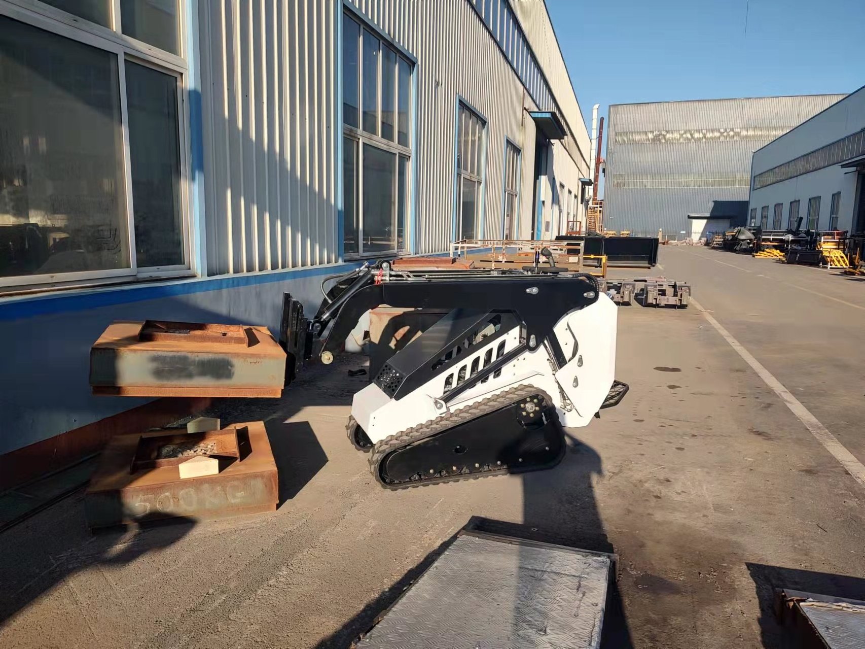 Mini skid loader EPA EURO 5 approved 350kg 400kg 500kg tree mover attachments mini track loader diesel skidsteer