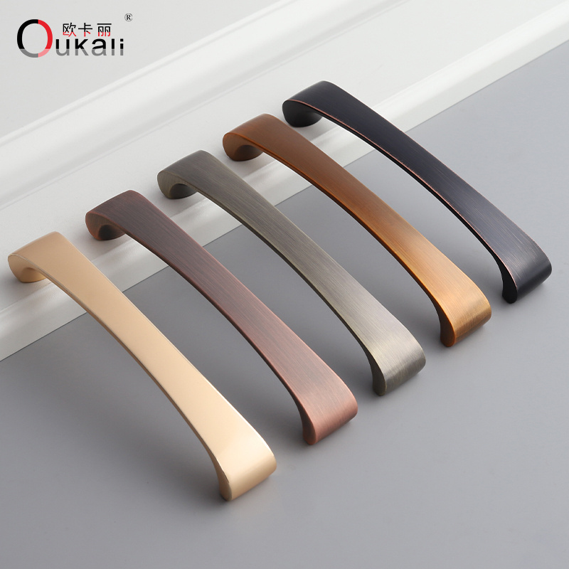 Oukali Hot Selling Zinc Alloy Modern Door Handles Cupboards Drawers Pulls Bedroom Cabinet Dresser Brass Furniture Pull Handle