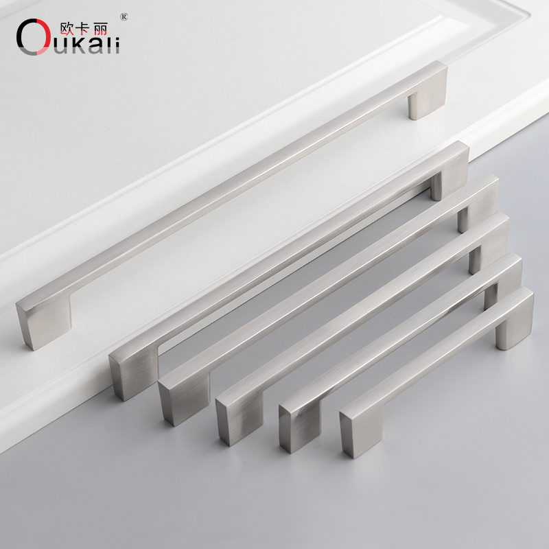 Oukali Hot Sale New Modern  Aluminum Matt Black Wardrobe Dresser Furniture Hardware Handles Bedroom Cabinet Pulls Handle