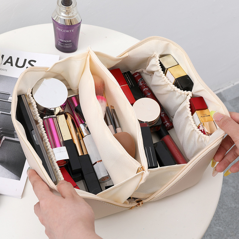 Luxury Custom Large capacity Women Cosmetic Bag Organizer Beauty Case PU Leather Waterproof Zipper Make Up Bag Travel Makeup Bag