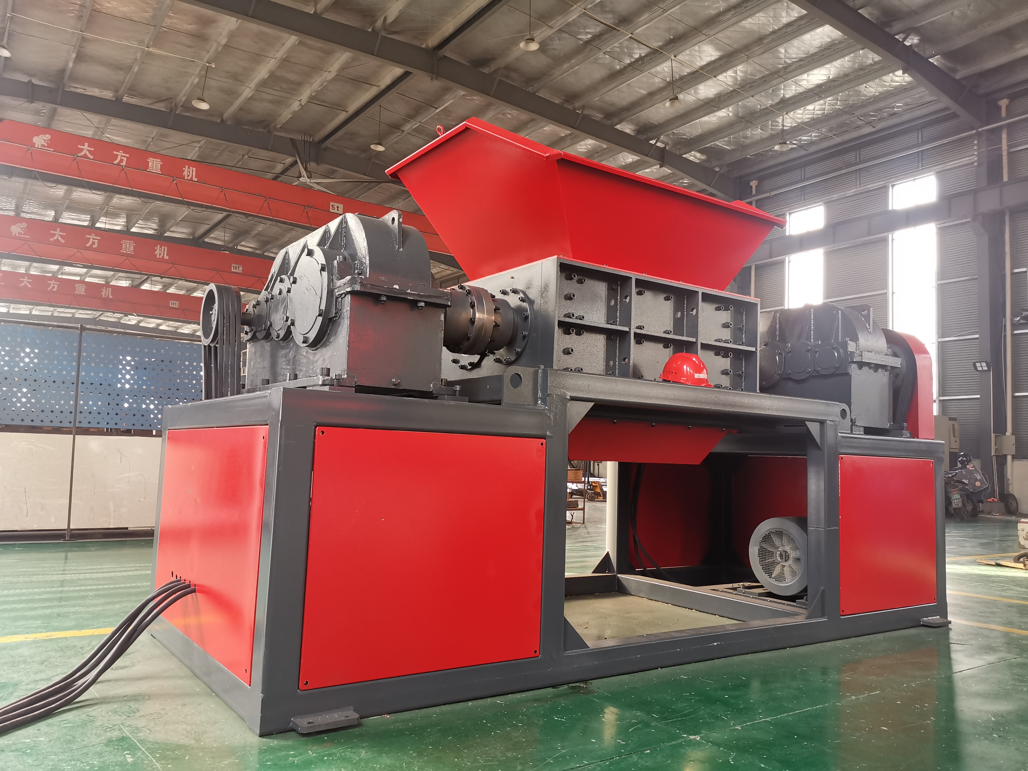 Double shaft Recycle solid waste Metal plastic rubber shredding crusher price recycling Tyre Tire shredder machine for sale