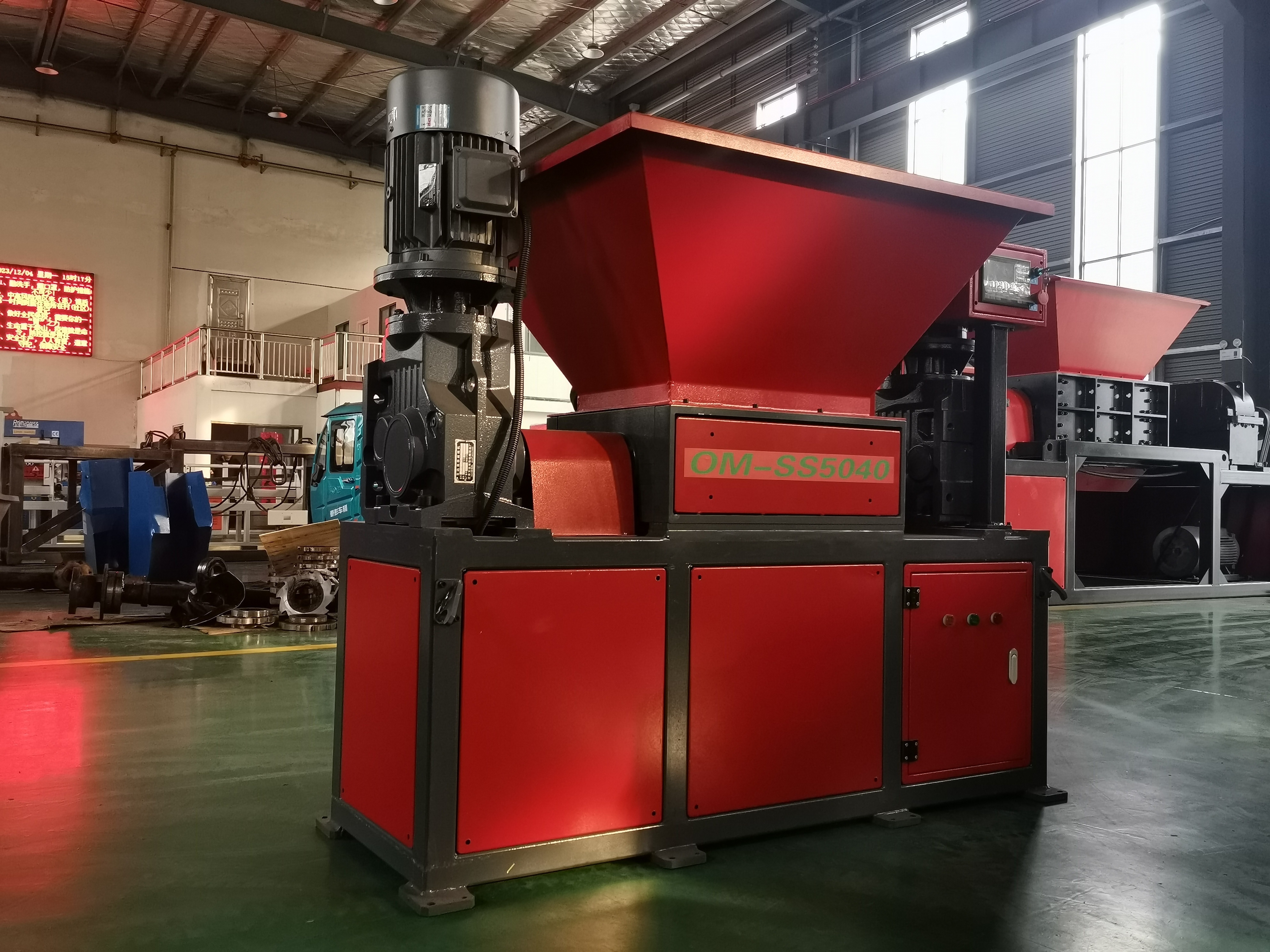 Good quality  factory directly outlet  model 500 shredder machine for  plastic and iron scrap