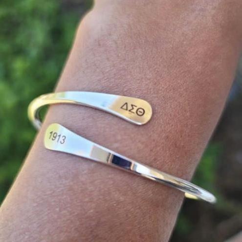 Custom High Quality Copper Alloy Sorority Bracelet Greek Letter Delta Sigma Theta Engraved Adjustable Women Cuff Bangle