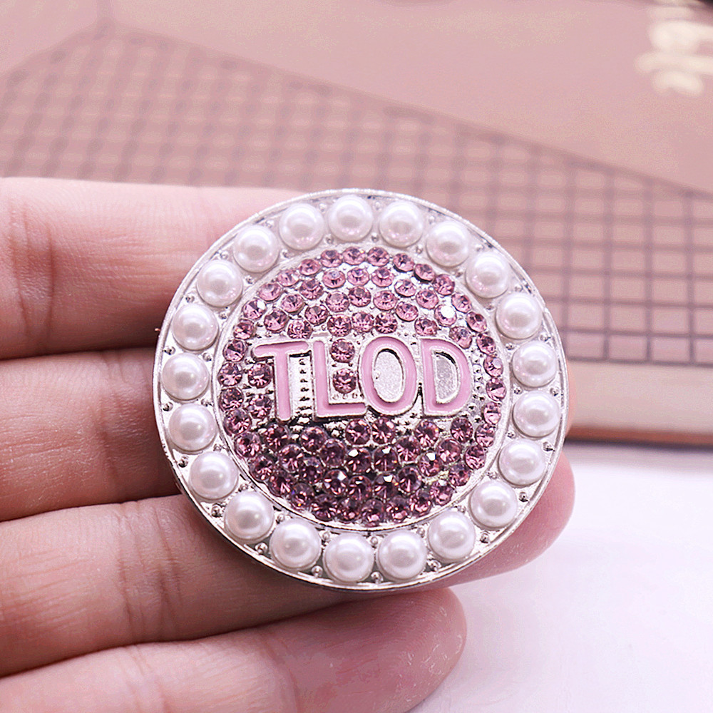 Top Ladies Of Distinction Symbol Making Women Silver Tone Brooch Dainty Pearl And Rhinestone Decorated TLOD Letter Jewelry Pin