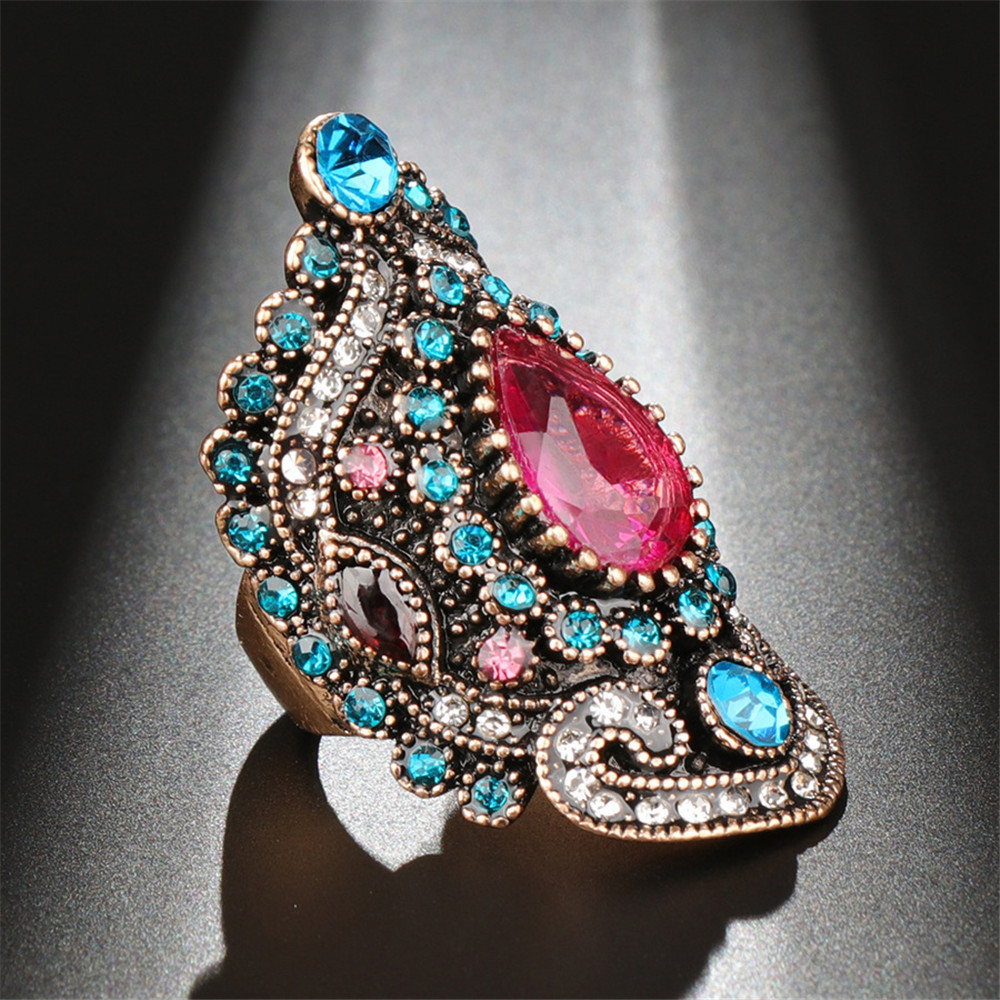 Hot Selling Trendy Designer Women Rings Ethnic Blue Crystal Baroque Antique Gold Plated Alloy Pink Resin Rings