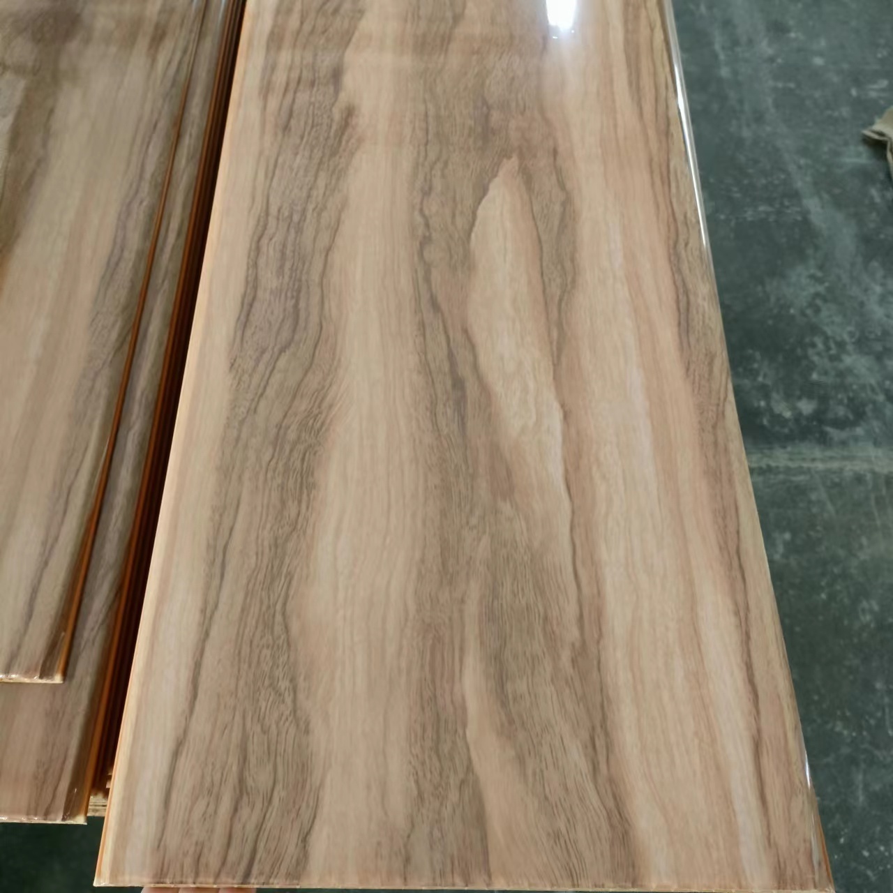 wood grain light and smooth surface ceiling panels tiles