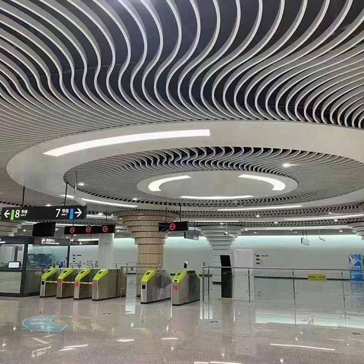 Rustproof Commercial Ceiling Tiles Decorating Curved Square Tube Ceiling 1200*600*1.0MM