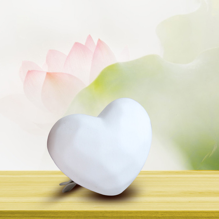 Wholesale Portable Beautiful Heart Shaped Ceramic Car Diffuser vent Clip Fragrance diffuser